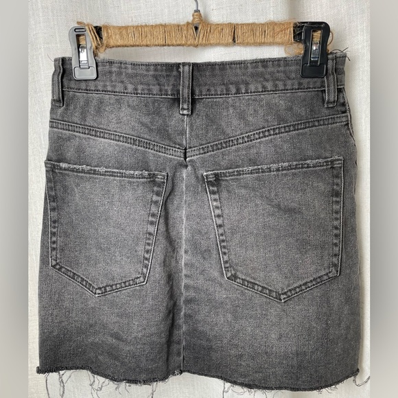 3 for $30 🦋 Like New Black Denim Skirt ZARA Small - 100% cotton - Hi Waisted - Picture 4 of 14